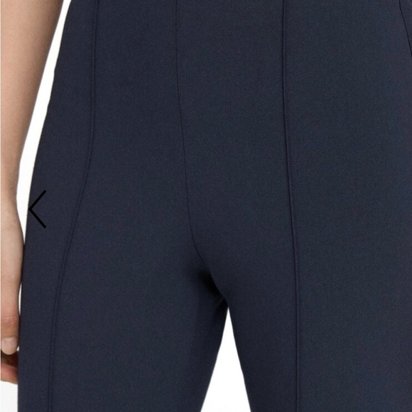 NWT: Theory Pintucked Slim Pant in Stretch Cotton. Size 4. Nocturne Navy. - Picture 4 of 11